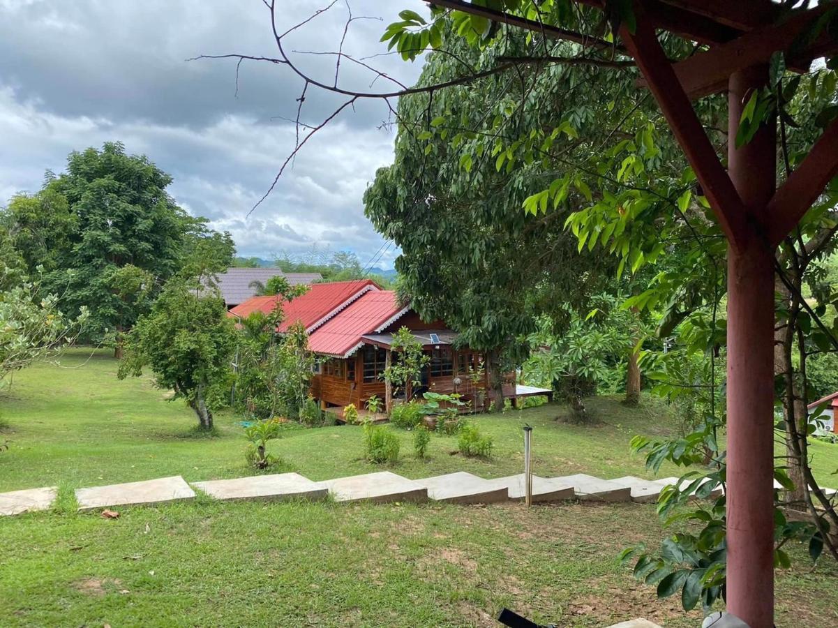 Baanrai Khunya บ้านไร่คุณย่า Ban Huai Maenam Noi Exterior foto