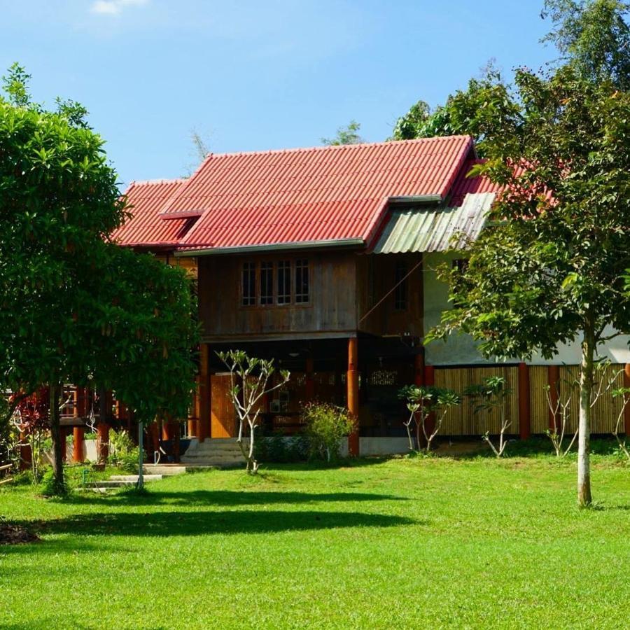 Baanrai Khunya บ้านไร่คุณย่า Ban Huai Maenam Noi Exterior foto