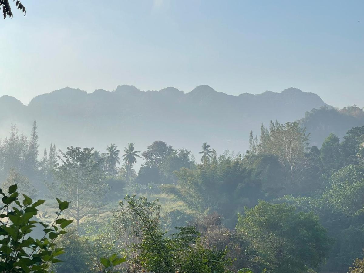 Baanrai Khunya บ้านไร่คุณย่า Ban Huai Maenam Noi Exterior foto
