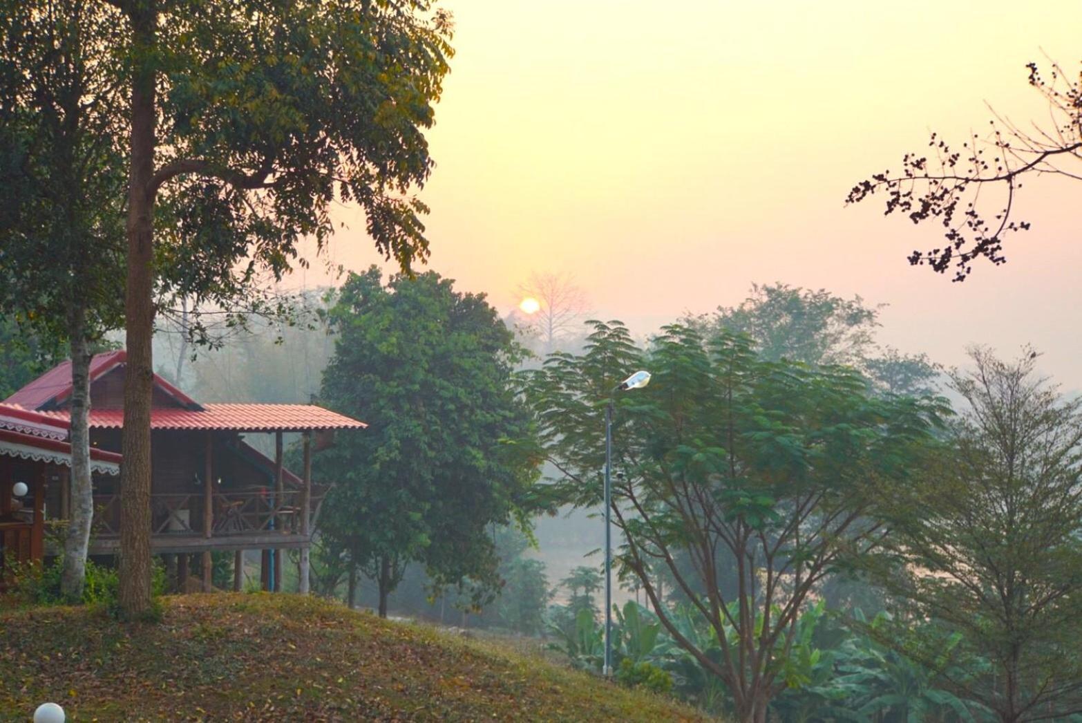 Baanrai Khunya บ้านไร่คุณย่า Ban Huai Maenam Noi Exterior foto